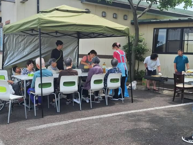 BBQに参加してくれたグループホームいせ木の利用者さまたち
